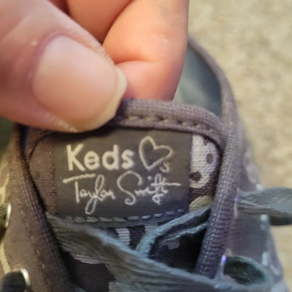 Keds X Taylor Swift Gray Key Print Sneakers‎ Womans Size 9